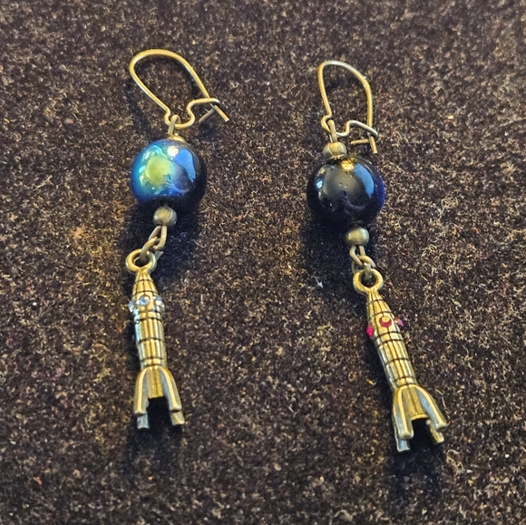 Rocketship Earrings - Picture 2 of 3